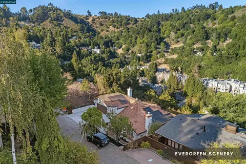View/Area - 6900 Charing Cross Rd, Berkeley, CA 94705 photo 3 of 12