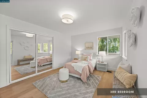 Bedroom - 6900 Charing Cross Rd, Berkeley, CA 94705 photo 5 of 11
