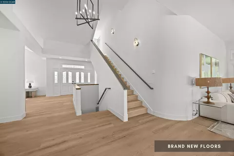 Entry Way - 6900 Charing Cross Rd, Berkeley, CA 94705 photo 4 of 6