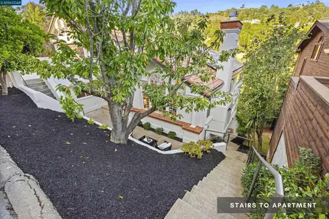 Exterior - 6900 Charing Cross Rd, Berkeley, CA 94705 photo 4 of 11