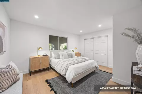 Bedroom - 6900 Charing Cross Rd, Berkeley, CA 94705 photo 10 of 11