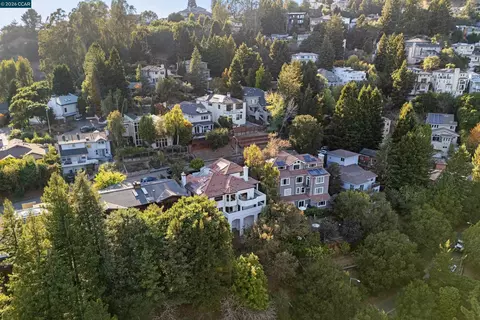 View/Area - 6900 Charing Cross Rd, Berkeley, CA 94705 photo 7 of 12