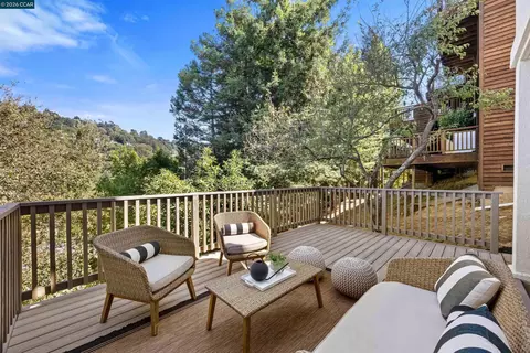 Exterior - 6900 Charing Cross Rd, Berkeley, CA 94705 photo 7 of 11