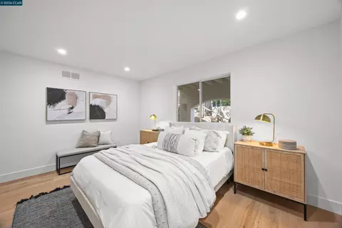 Bedroom - 6900 Charing Cross Rd, Berkeley, CA 94705 photo 11 of 11