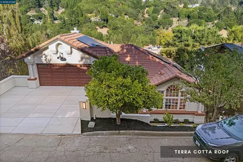 View/Area - 6900 Charing Cross Rd, Berkeley, CA 94705 photo 2 of 12