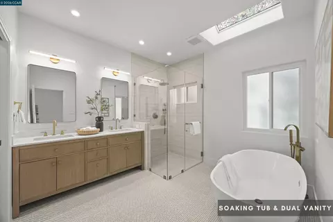 Bath - 6900 Charing Cross Rd, Berkeley, CA 94705 photo 1 of 4