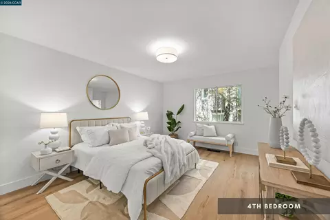 Bedroom - 6900 Charing Cross Rd, Berkeley, CA 94705 photo 6 of 11