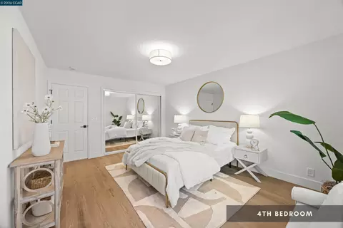 Bedroom - 6900 Charing Cross Rd, Berkeley, CA 94705 photo 7 of 11