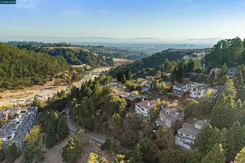 View/Area - 6900 Charing Cross Rd, Berkeley, CA 94705 photo 10 of 12