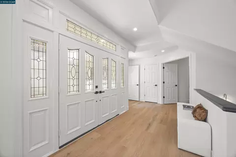 Entry Way - 6900 Charing Cross Rd, Berkeley, CA 94705 photo 3 of 6