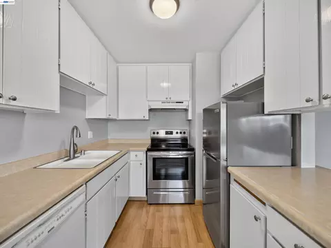 Kitchen - 185 Union Ave #14, Campbell, CA 95008 photo 1 of 2
