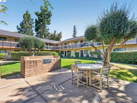 Exterior - 185 Union Ave #14, Campbell, CA 95008 photo 6 of 15