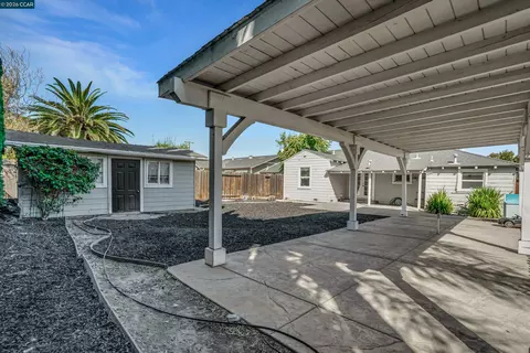 Exterior - 42 E 13th St, Antioch, CA 94509 photo 7 of 10