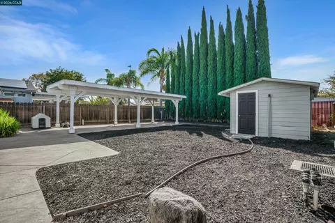 Exterior - 42 E 13th St, Antioch, CA 94509 photo 9 of 10