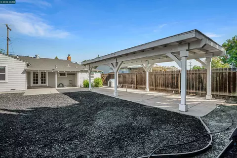 Exterior - 42 E 13th St, Antioch, CA 94509 photo 8 of 10