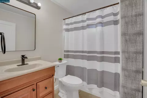Bath - 42 E 13th St, Antioch, CA 94509 photo 1 of 1