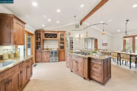 Kitchen - 21 Inverleith Ter, Moraga, CA 94556 photo 3 of 6