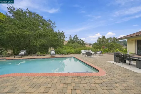Exterior - 21 Inverleith Ter, Moraga, CA 94556 photo 7 of 11