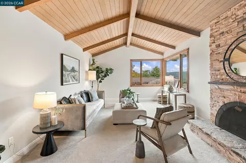 Living - 21 Inverleith Ter, Moraga, CA 94556 photo 1 of 4