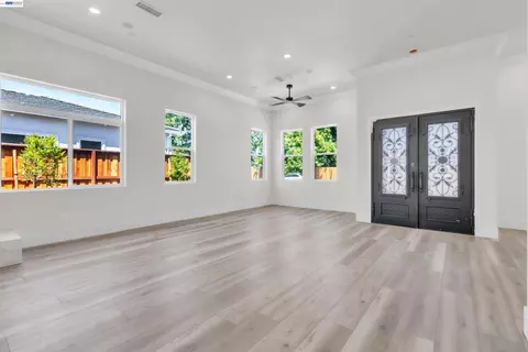 Living - 5210 Shirehills Ln, Carmichael, CA 95608 photo 1 of 4