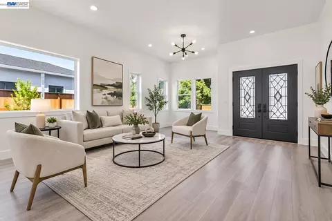 Entry Way - 5210 Shirehills Ln, Carmichael, CA 95608 photo 1 of 1