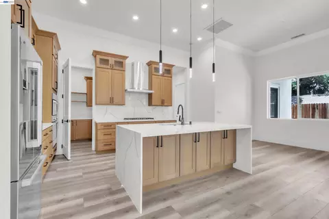 Kitchen - 5210 Shirehills Ln, Carmichael, CA 95608 photo 2 of 4