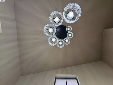 Entry Way - 1063 Mepham Dr, Pittsburg, CA 94565 photo 3 of 5