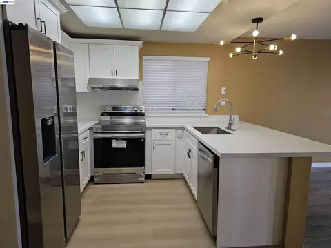 Kitchen - 1063 Mepham Dr, Pittsburg, CA 94565 photo 5 of 5
