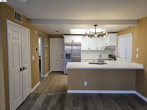 Kitchen - 1063 Mepham Dr, Pittsburg, CA 94565 photo 2 of 5