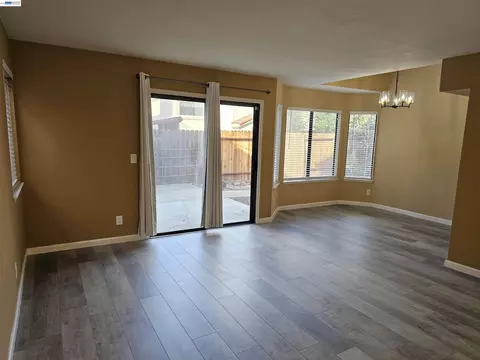Living - 1063 Mepham Dr, Pittsburg, CA 94565 photo 7 of 8