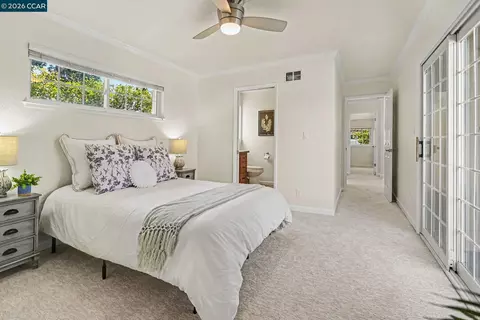 Bedroom - 340 Greenway Dr, Martinez, CA 94553 photo 2 of 5