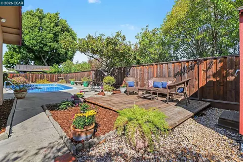 Exterior - 340 Greenway Dr, Martinez, CA 94553 photo 3 of 6