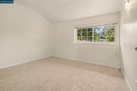Bedroom - 340 Greenway Dr, Martinez, CA 94553 photo 4 of 5