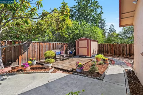 Exterior - 340 Greenway Dr, Martinez, CA 94553 photo 5 of 6