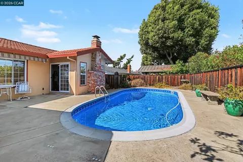 Exterior - 340 Greenway Dr, Martinez, CA 94553 photo 6 of 6