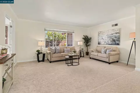 Living - 340 Greenway Dr, Martinez, CA 94553 photo 1 of 4