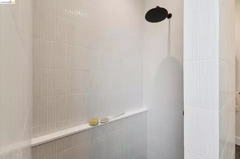 Bath - 1523 Stuart, Berkeley, CA 94703 photo 3 of 6
