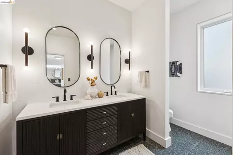 Bath - 1523 Stuart, Berkeley, CA 94703 photo 2 of 6