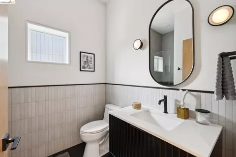 Bath - 1523 Stuart, Berkeley, CA 94703 photo 5 of 6