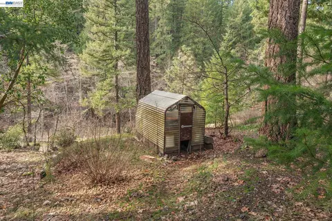 Exterior - 540 Lost Bridge Rd, Lewiston, CA 96052 photo 14 of 19