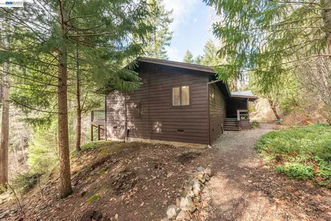 Exterior - 540 Lost Bridge Rd, Lewiston, CA 96052 photo 11 of 19