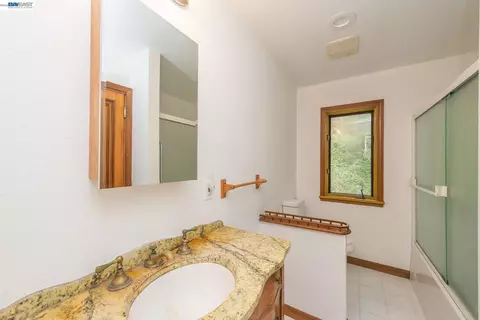 Bath - 540 Lost Bridge Rd, Lewiston, CA 96052 photo 1 of 2