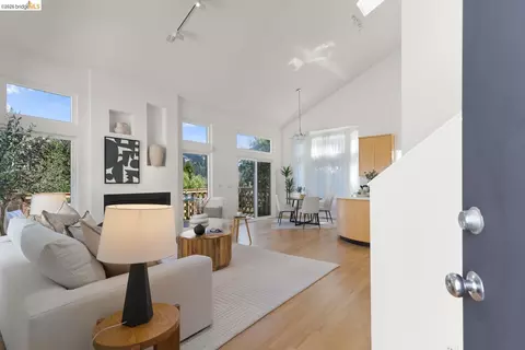 Entry Way - 6872 Sherwick Dr, Berkeley, CA 94705 photo 2 of 3