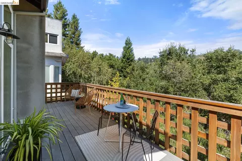 Exterior - 6872 Sherwick Dr, Berkeley, CA 94705 photo 2 of 3