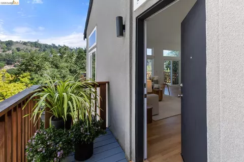 Entry Way - 6872 Sherwick Dr, Berkeley, CA 94705 photo 1 of 3