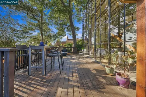 Exterior - 141 Fairlawn Dr, Berkeley, CA 94708 photo 4 of 17