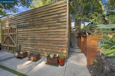 Exterior - 141 Fairlawn Dr, Berkeley, CA 94708 photo 11 of 17