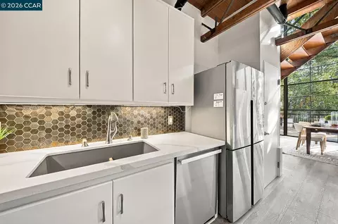 Kitchen - 141 Fairlawn Dr, Berkeley, CA 94708 photo 3 of 3