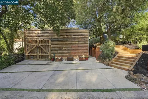 Exterior - 141 Fairlawn Dr, Berkeley, CA 94708 photo 12 of 17