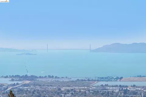 View/Area - 1394 Queens Rd, Berkeley, CA 94708 photo 4 of 5